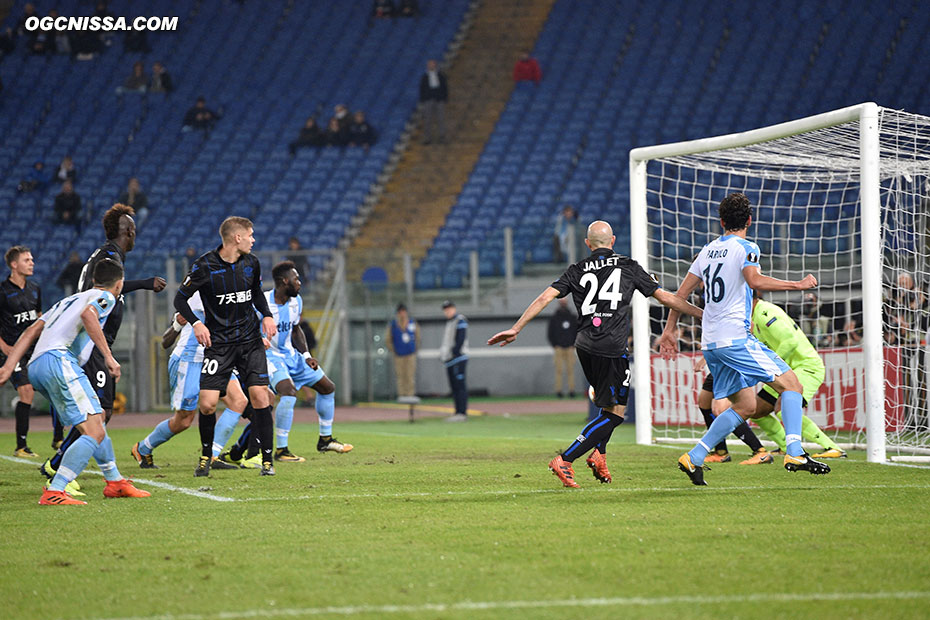 Et la Lazio ouvre le score dans les arrêts de jeu sur ce CSC