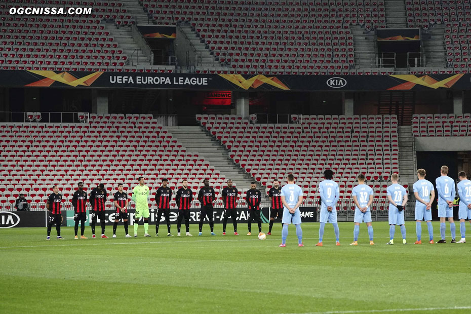 Minute de silence pour Diego Maradona