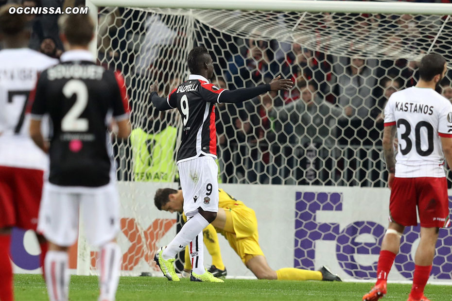 Ouverture du score de Mario Balotelli après 5 minutes de jeu