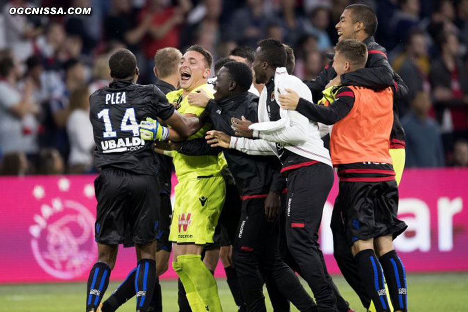 Mais plus rien ne sera marqué. Nice se qualifie pour les barrages de la Ligue des champions, pour la plus grande joie de Yoan Cardinale