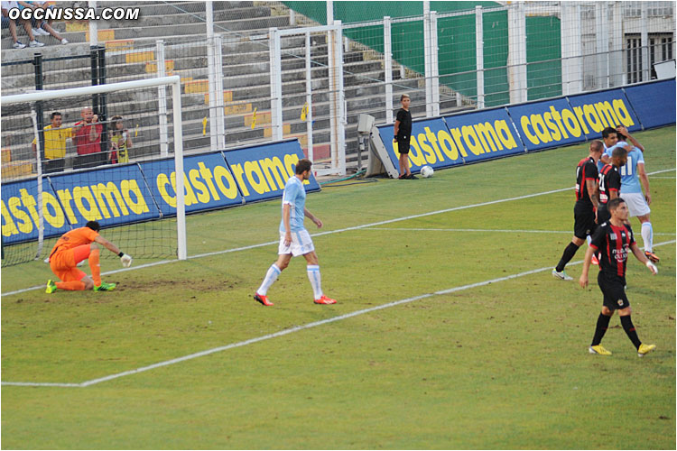 Mais Klose ouvre le score de la tête pour la Lazio