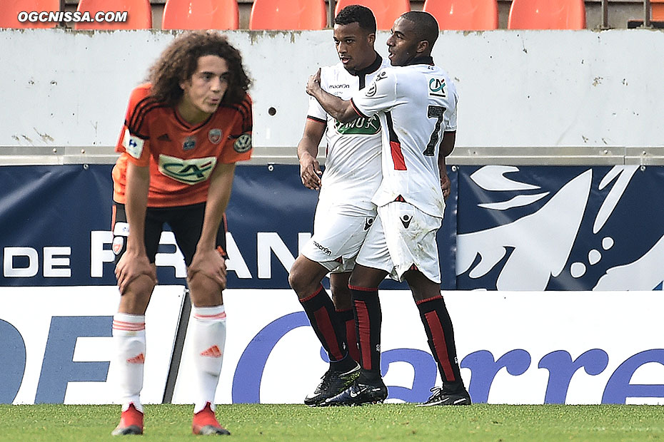 Alassane Pléa ouvre le score en fin de première période