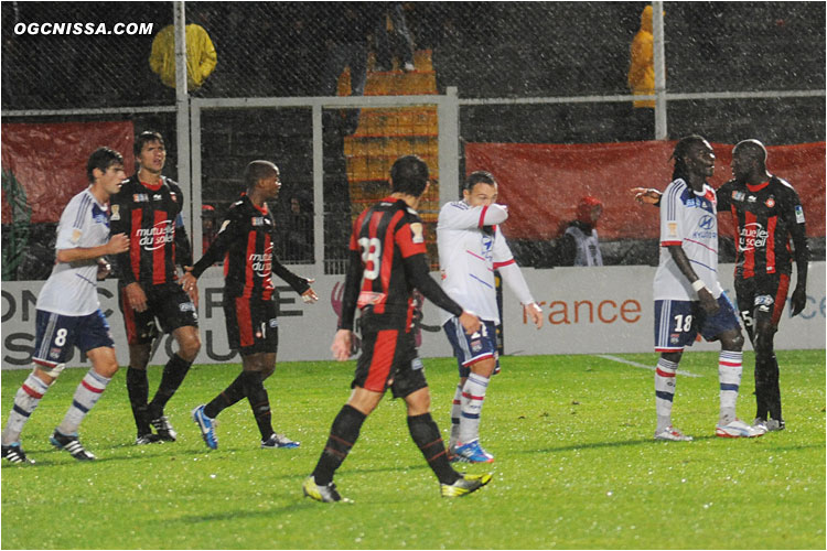 C'est terminé, Nice s'impose sur ce score de 3 buts à 1