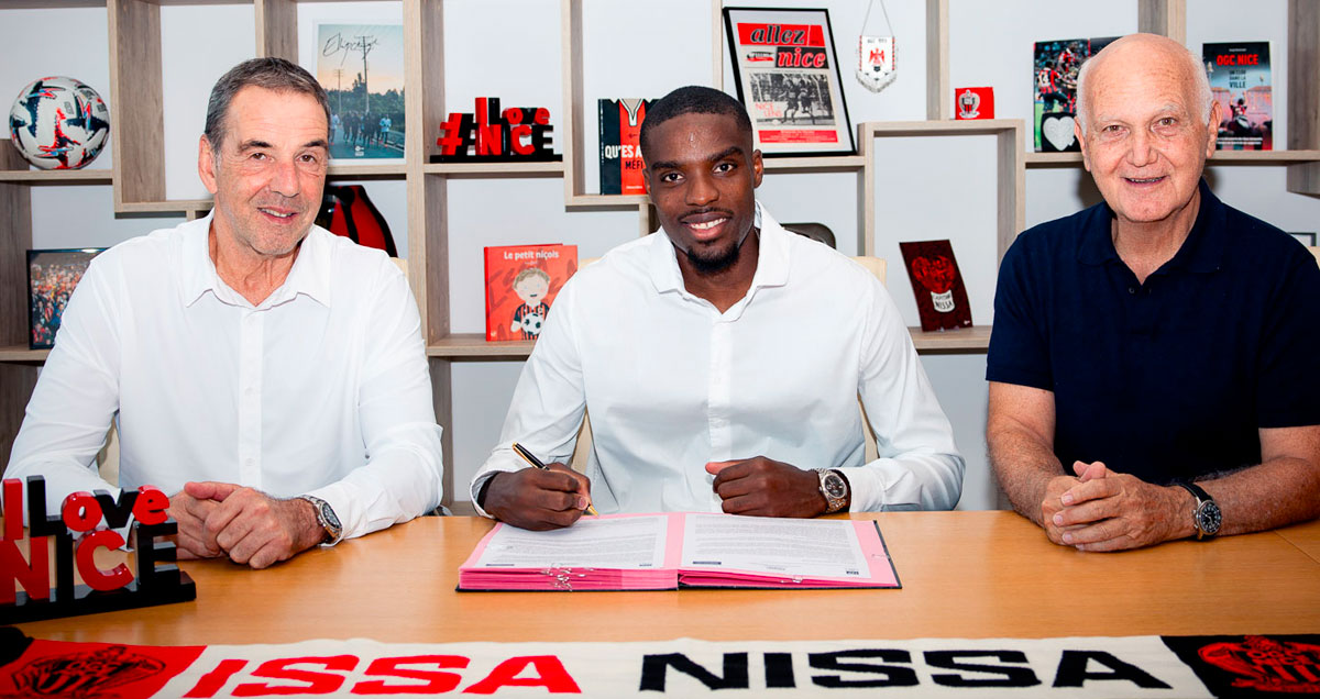 Niels Nkounkou signe à Nice